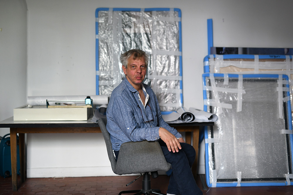 Stephan Zaubitzer dans son atelier à Marseille, le 28 septembre 2021 © Christophe Asso